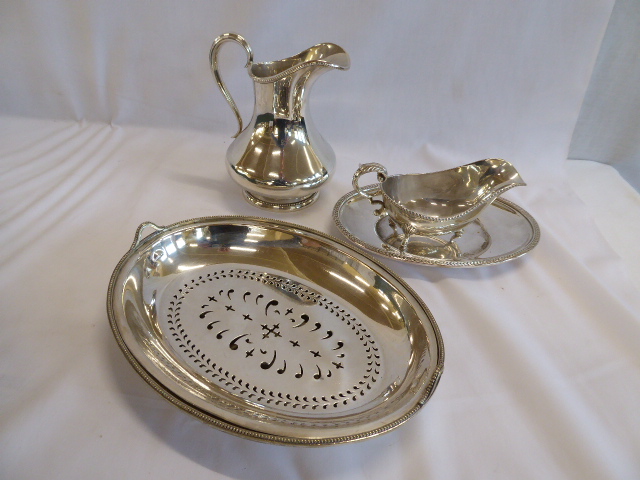 Silver plated gadrooned edge vegetable tureens, - Image 2 of 2