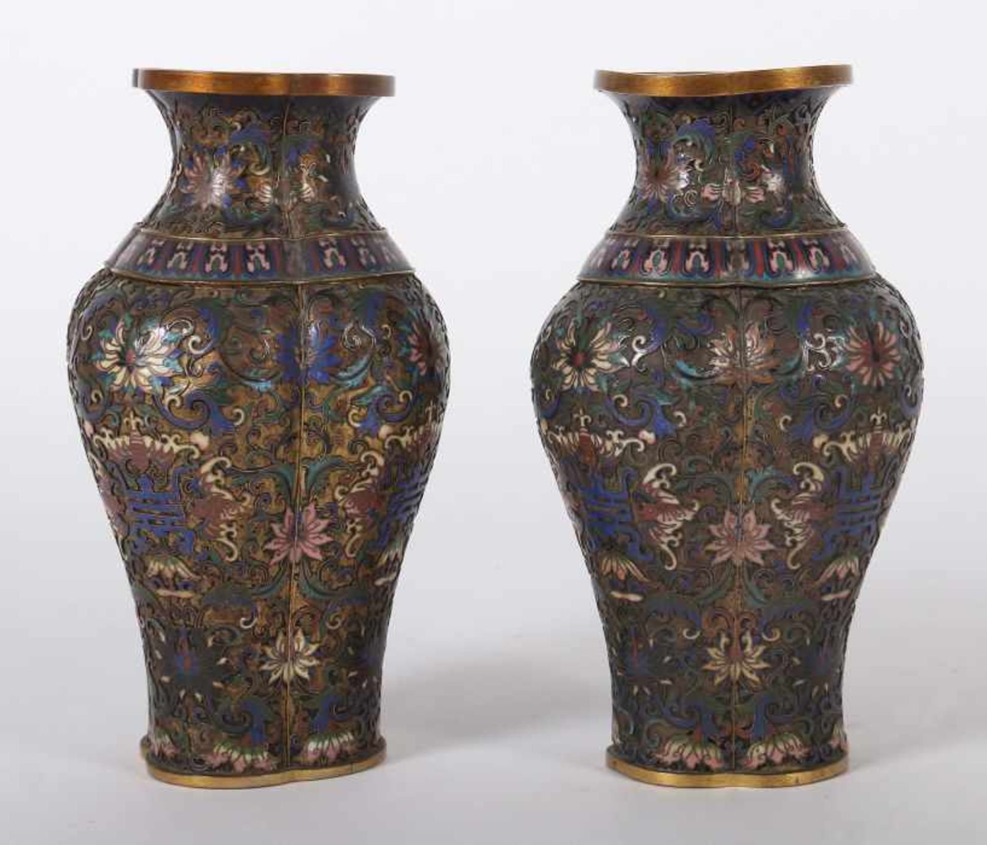 Cloisonné-Vasenpaar< - Bild 3 aus 3