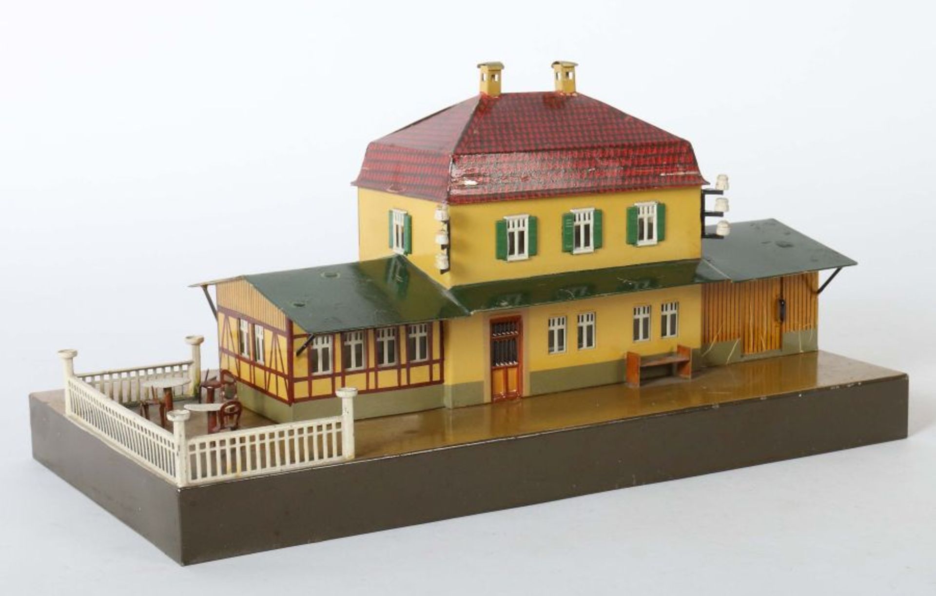 Landbahnhof Märklin, Spur 0, Modell 2031/0, BZ 1919-1925, lack. Blechausführung, angebauter - Bild 3 aus 3