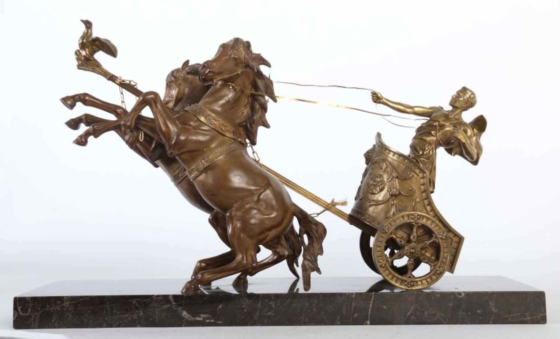 Domenech Et Pfeffer "Römischer Streitwagen", Metallguss patiniert, vollplastische Figurengruppe des - Bild 5 aus 8