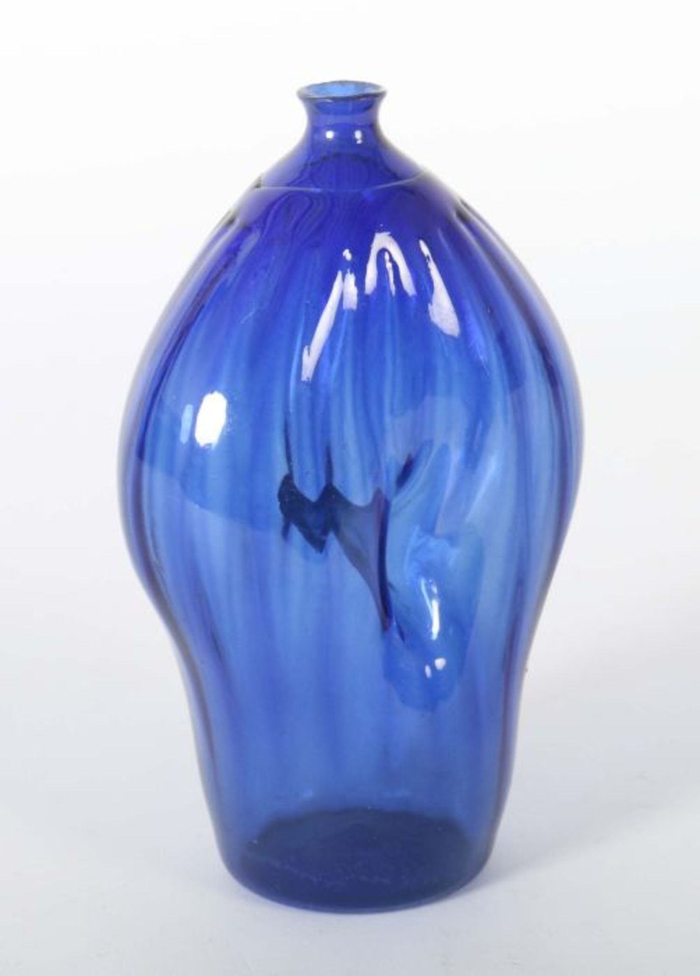 Nabelflasche Alpenländisch, 19. Jh., kobaltblaues, gemodeltes Glas mit leicht hochgestochenem Boden - Bild 2 aus 2
