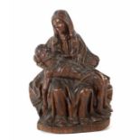Bildschnitzer des 19. Jh. "Pieta", Holz geschnitzt, gebeizt, dreiviertelplastische Figur der