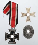3 Orden 2.WK, Kriegsverdienstkreuz, 1.Klasse, an Nadel, Weißmetall versilbert, gepunzt m "1"; 1 x