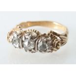 Damenring mit Diamantrosen im Stil des 18. Jh., Gelbgold 585, prachtvoller Damenring mit