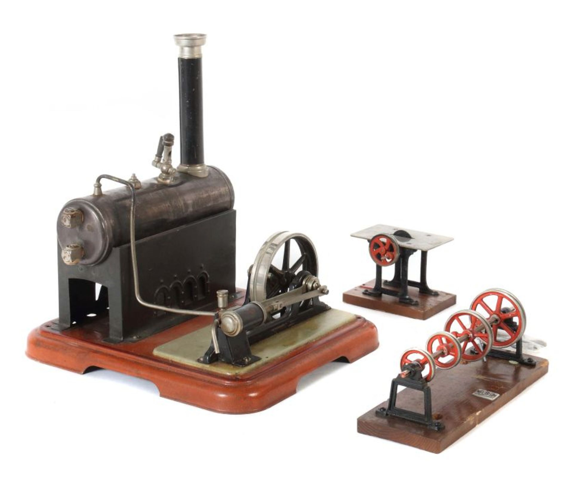 Dampfmaschine Märklin, wohl 4132/5 N, 1928, liegender, stahlblau patinieter Kessel, Pfeife,