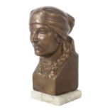 Bildhauer 20. Jh. "Bäuerin", Bronze, vollplastische, stilisierte Ausführung einer jungen Frau, mit