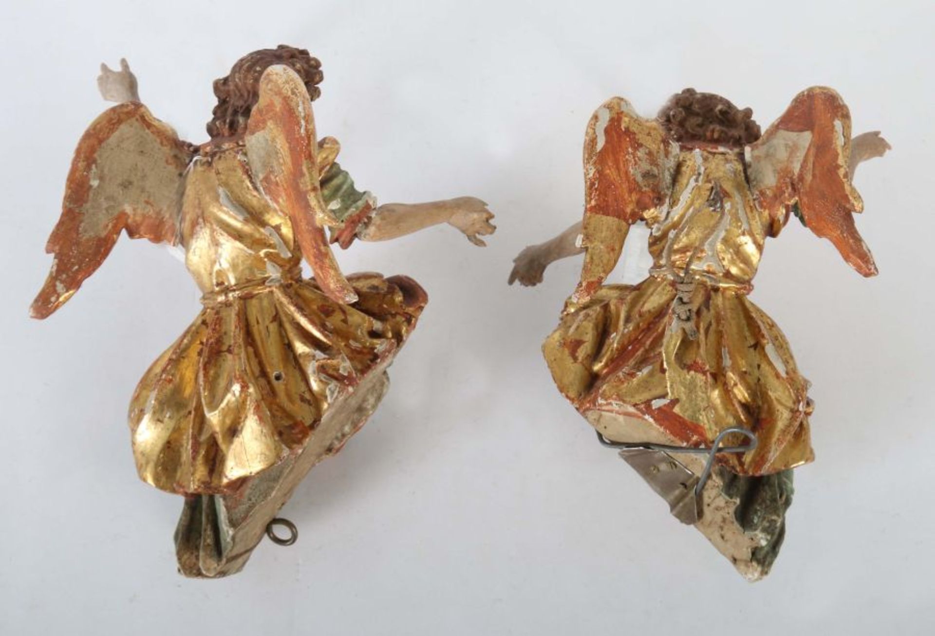 Barocker Bildschnitzer des 18. Jh Wohl süddeutsch, "Paar schwebende Engel", Holz geschnitzt, - Bild 4 aus 4