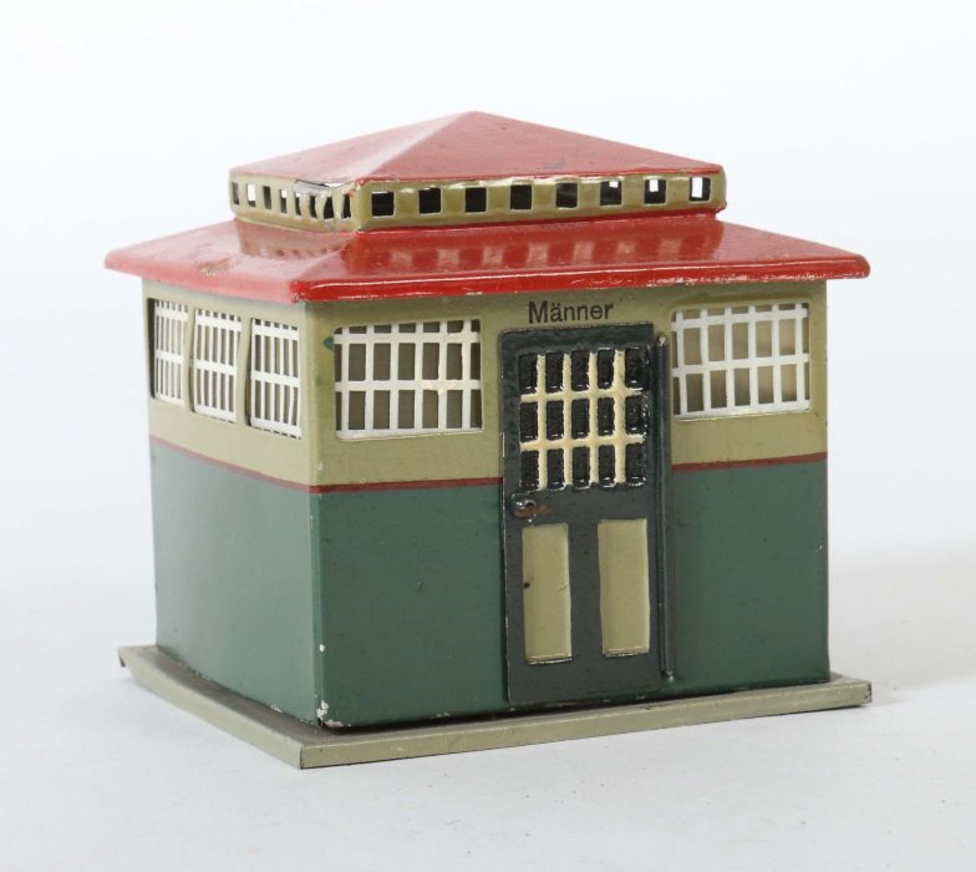 Toilettenhaus Märklin, Spur 0/1, Modell 2599, BZ 1919-1929, quadratisch, 2 Türen zum Öffnen, bez. - Bild 2 aus 2