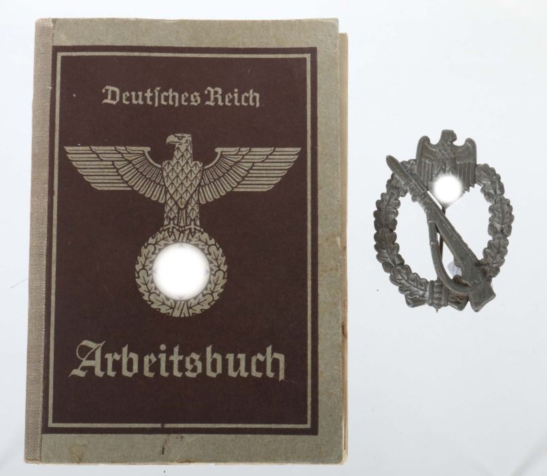 Orden, Urkunde und Arbeitsbuch 3. Reich, 1 x Infanterie-Sturmabzeichen in Silber, Feinzink, ohne