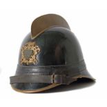 Feuerwehrhelm Tschechoslowakei um 1930/40, Vulkanfiberhelm mit schlankem, hohem, messingfarbenem