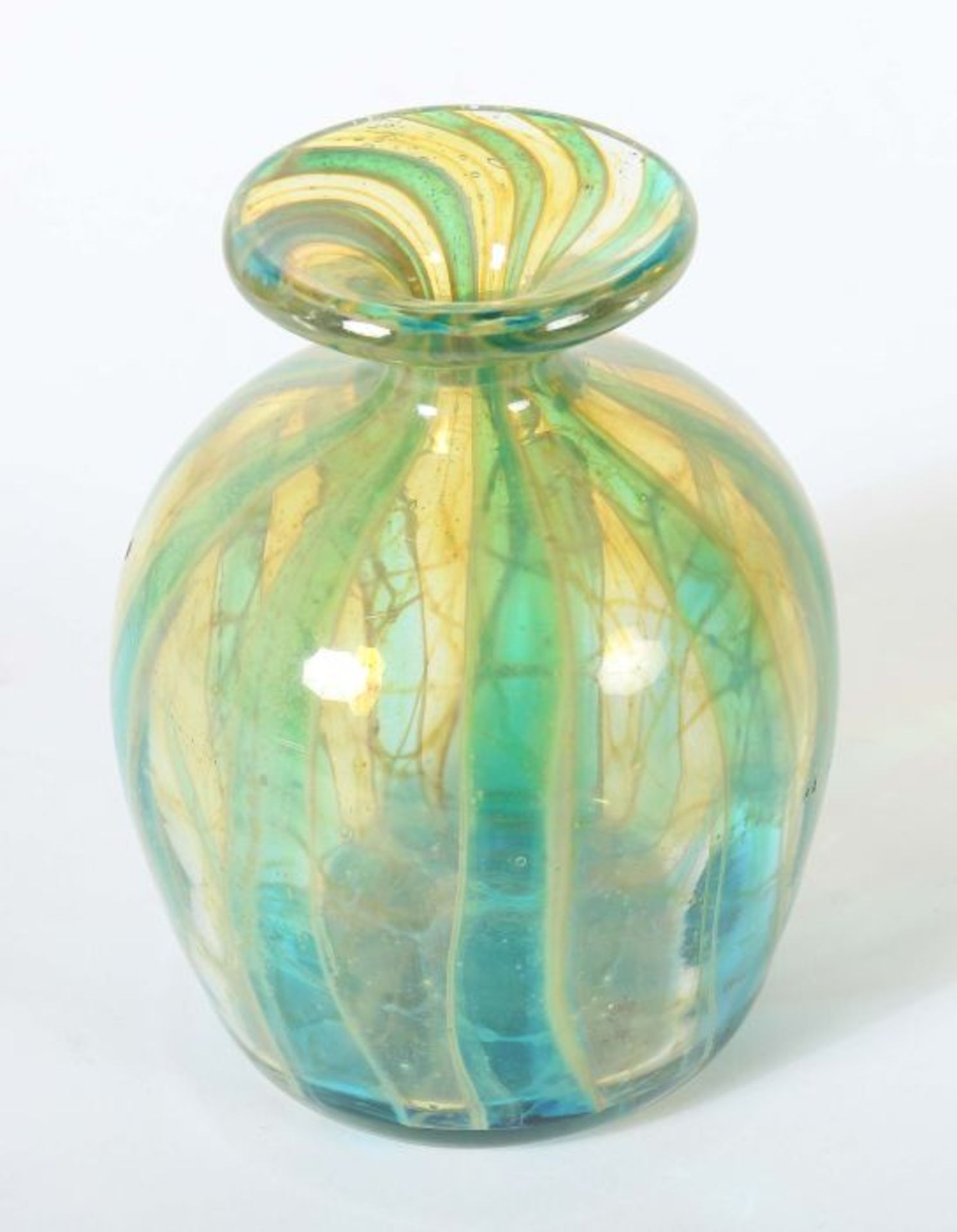Vase Mdina, Malta, 20. Jh., farbloses Glas, formgeblasen, Einschmelzungen in hellen Blau-, Grün- - Bild 2 aus 2