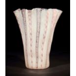 Vase "Fazzoletto" Murano, 2. Hälfte 20. Jh., farbloses Glas mit ausgeschliffenem Abriss, die
