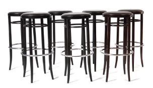 Sieben Thonet-Barhocker Frankenberg, Deutschland, 2. Hälfte 20. Jh., Thonet-Klebeetiketten,