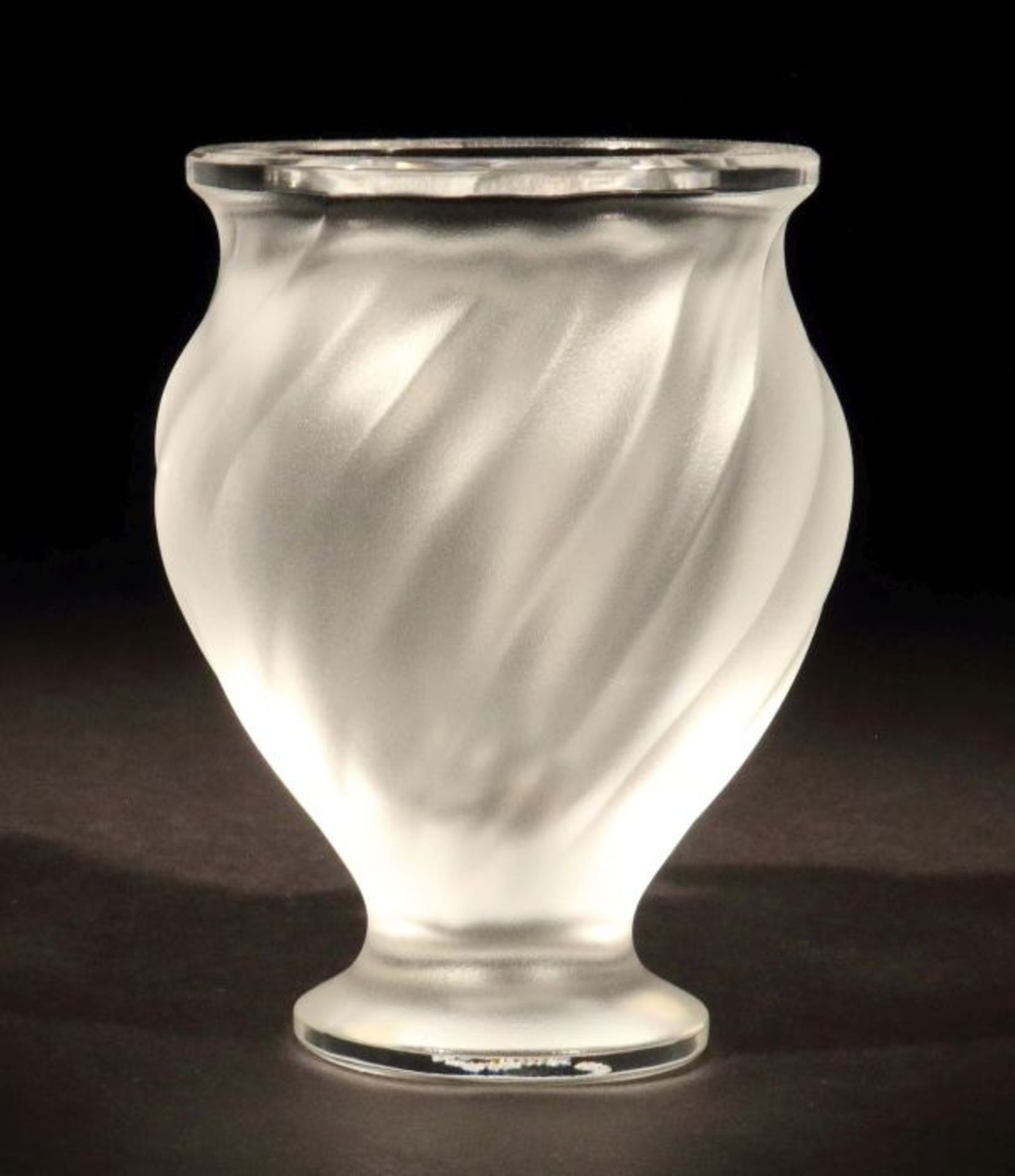 Vase "Rosine" E: Marie Claude Lalique, um 1960, A: Wingen-sur-Moder, Cristalleries Lalique & Cie, - Bild 2 aus 3