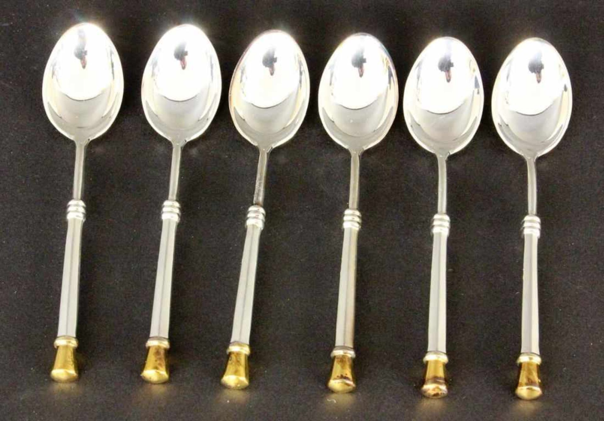 ''A SET OF 6 COFFEE SPOONS, silver. Approx. 124 gramsKeywords: silverware, tableware''