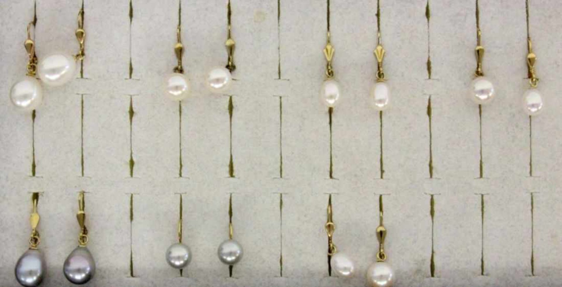 ''A LOT OF 7 PAIRS OF DROP EARRINGS 585/000 yellow gold with pearlsKeywords: jewellery,