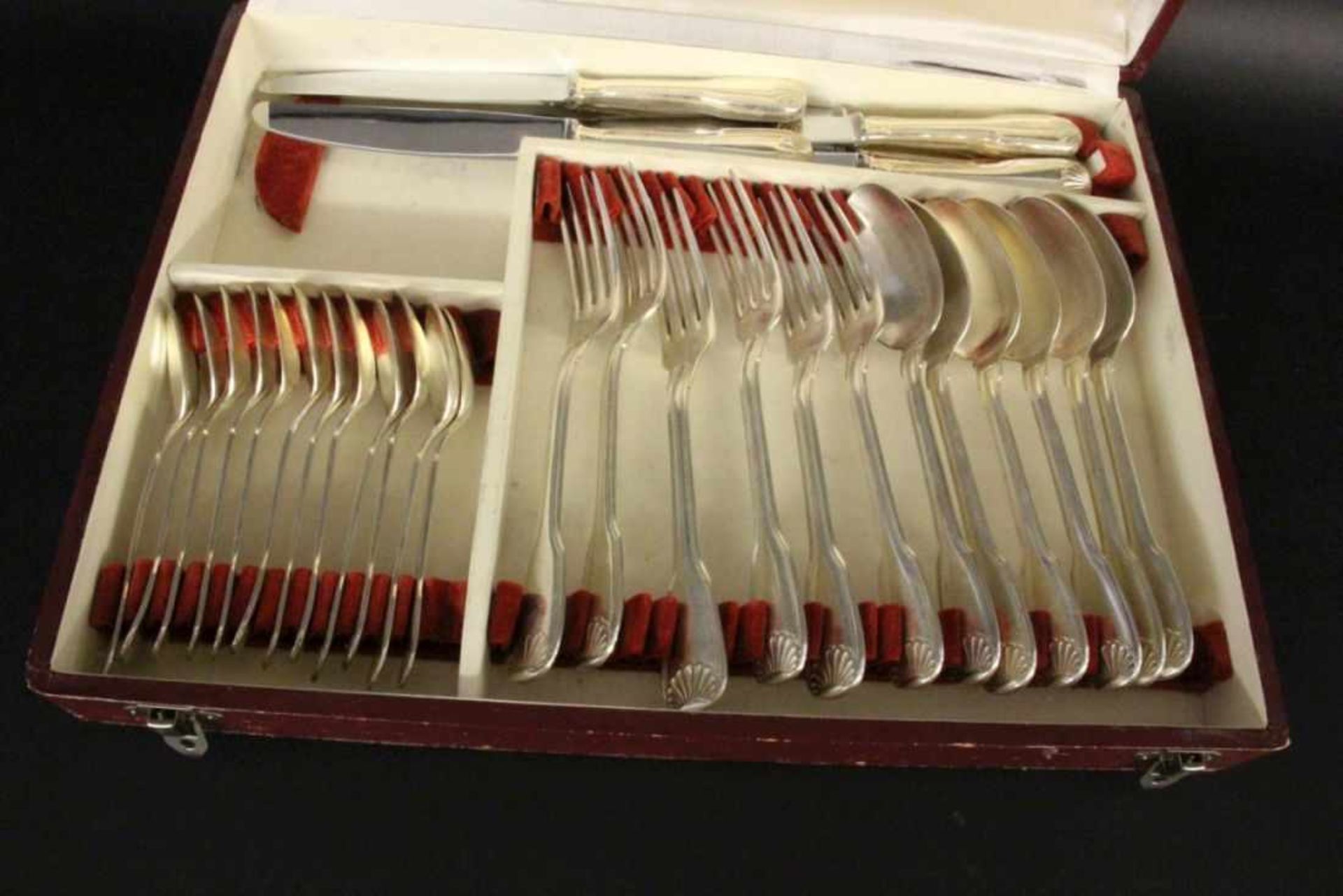 ''A DINNER CUTLERY SET, 30 pieces, for 6 persons. Forks, spoons, knives, dessert spoons and - Bild 2 aus 2