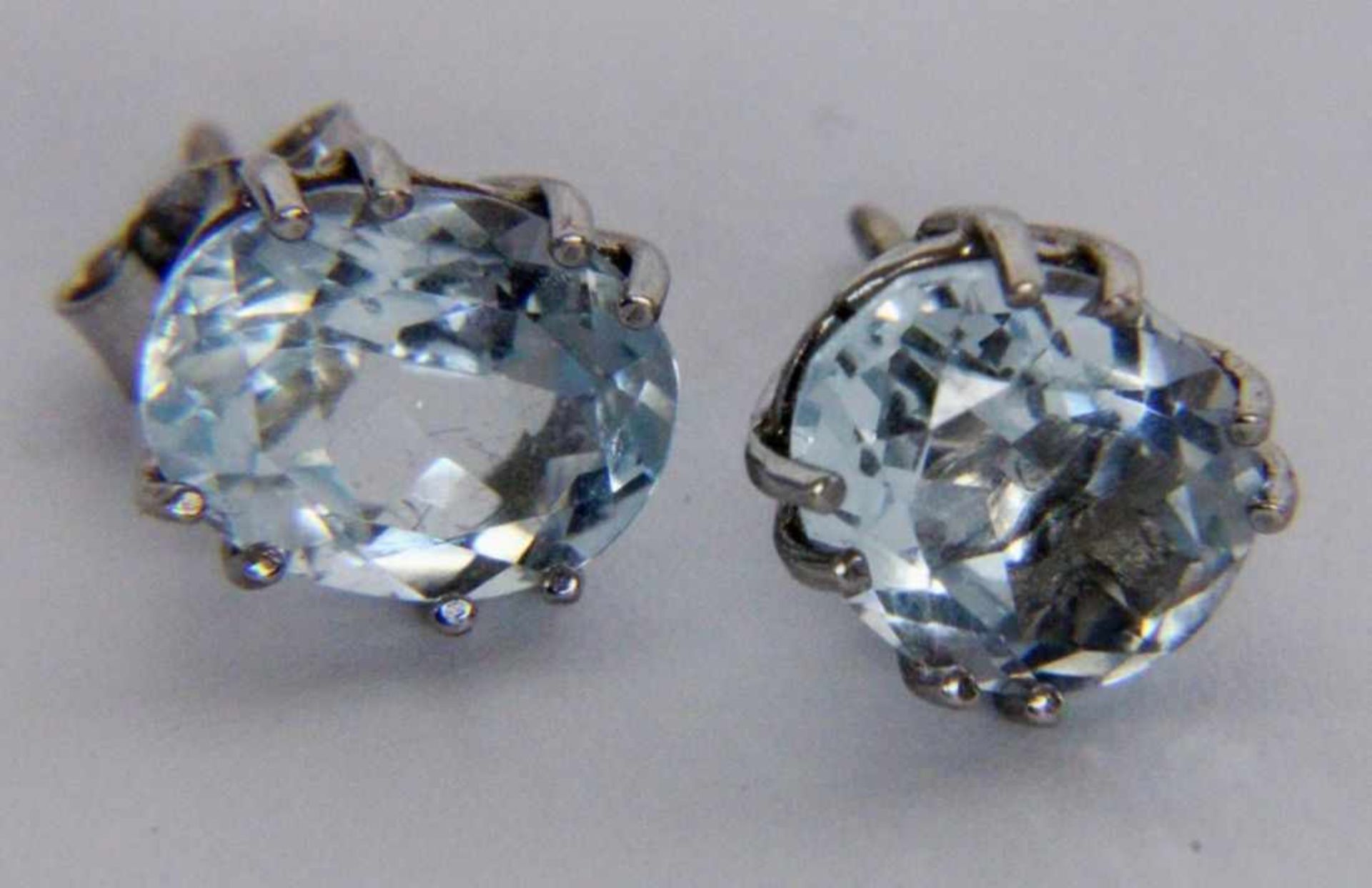 ''A PAIR OF STUD EARRINGS 585/000 white gold with aquamarines, approx. 8 x 6 mm. Gross