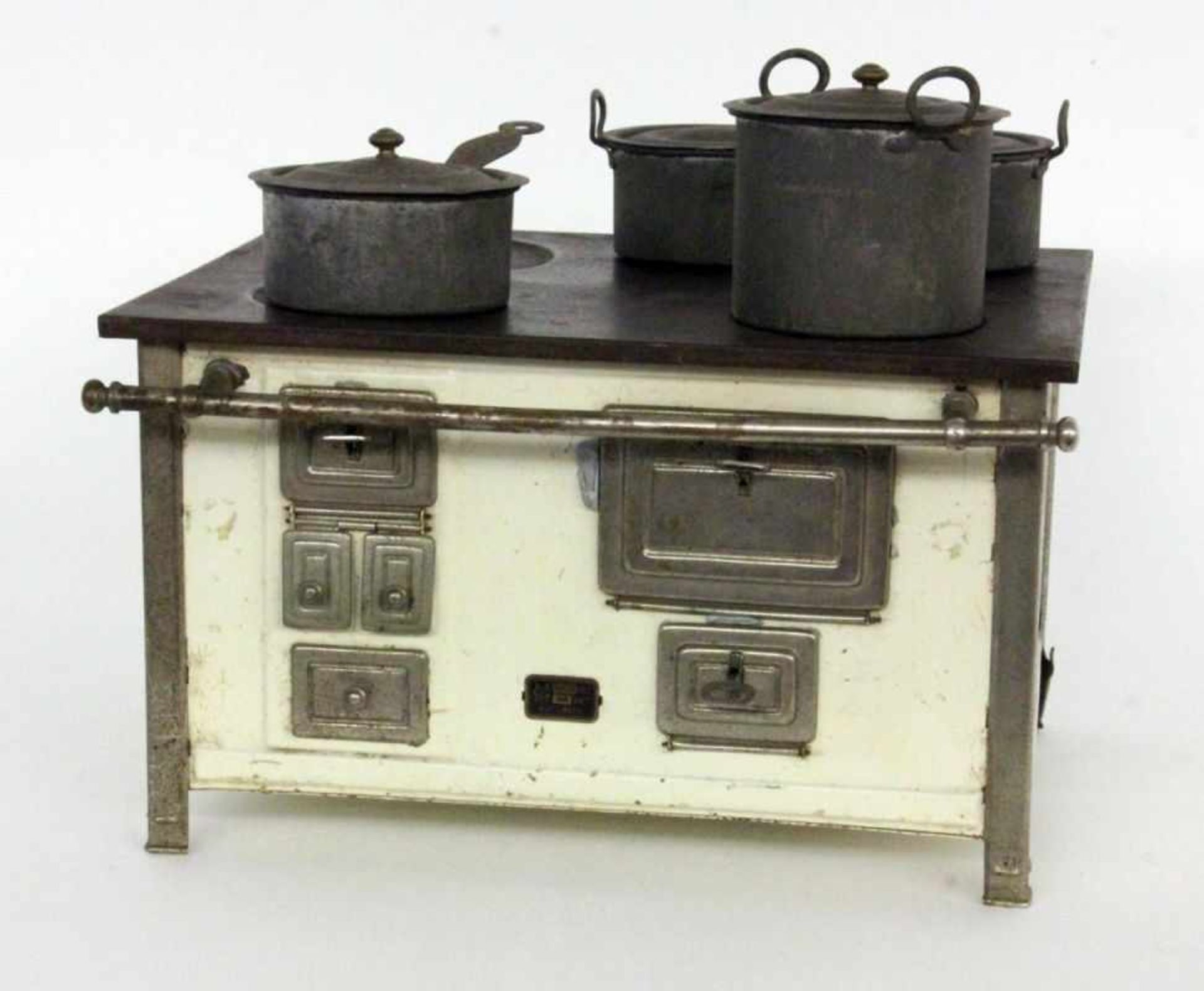 ''AN ELECTRIC MARKLIN CHILDREN'S STOVE 1920s Sheet metal, partly enamelled. Electrically
