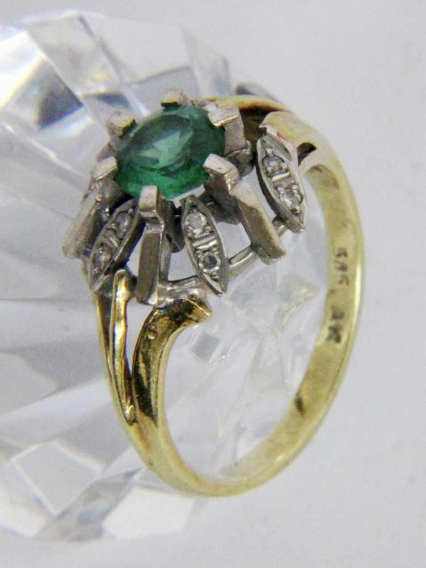 ''A LADIES RING 585/000 yellow gold with tourmaline and small diamonds. Ring size 57, gross