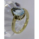 ''A LADIES RING 585/000 yellow gold with aquamarine drop, approx. 12 x 8 x 6 mm. Ring size