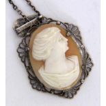 ''A PENDANT WITH SHELL CAMEO AND NECKLACE Silver. Approx. 44 x 25 mmKeywords: jewellery,