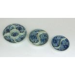 ''3 JIAQING DAOGUANG PORCELAIN BOWLS China, Qing Dynasty Three sweetmeat bowls with fine