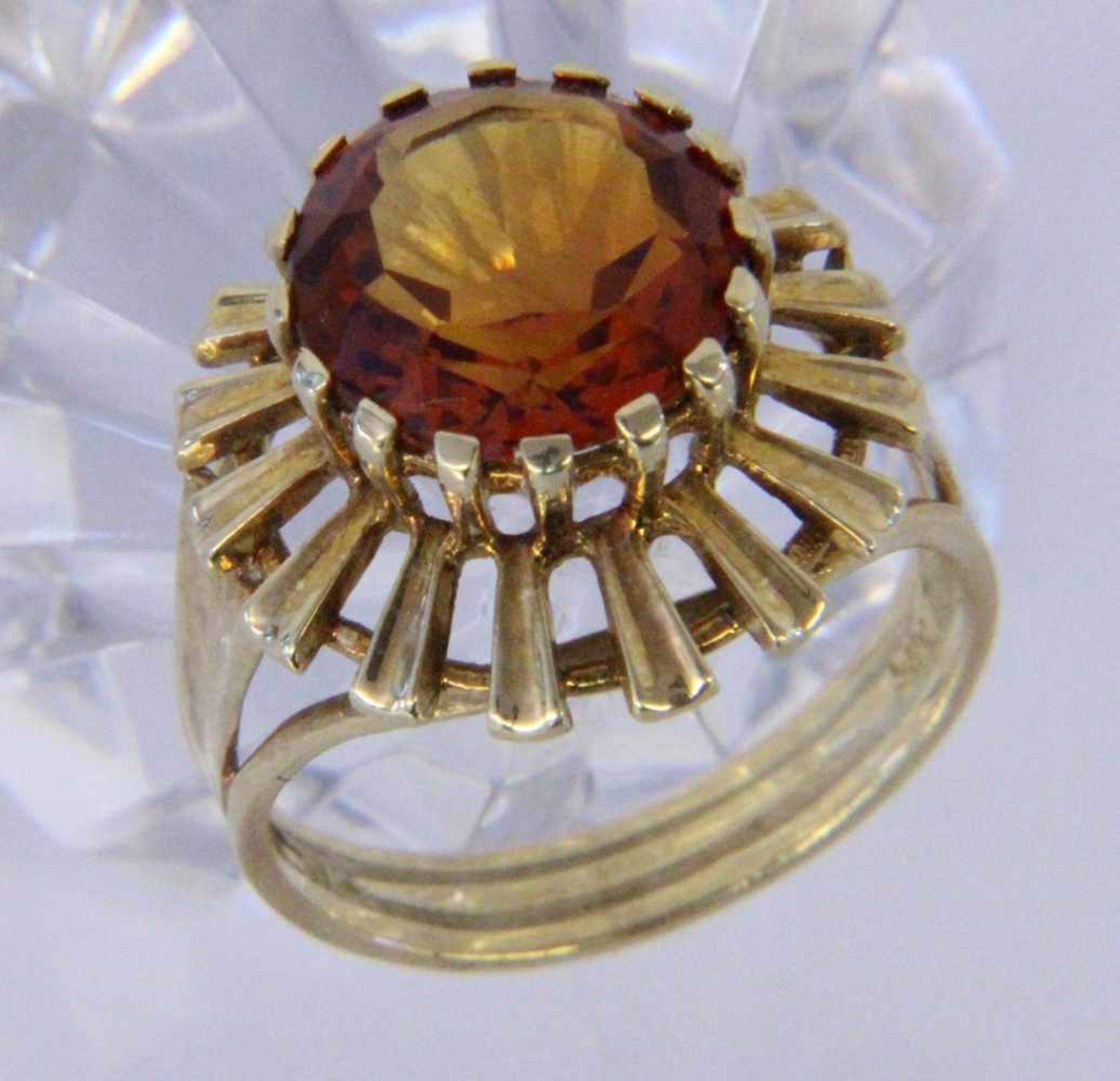 A LADIES RING 585/000 yellow gold with Madeira citrine. Ring size 56, gross weight approx.