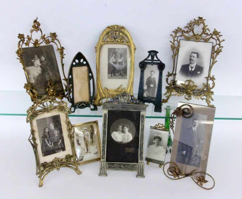 A LOT OF 10 ART NOUVEAU PHOTOGRAPH FRAMES, mostly brass. Keywords: miscellaneous pieces,