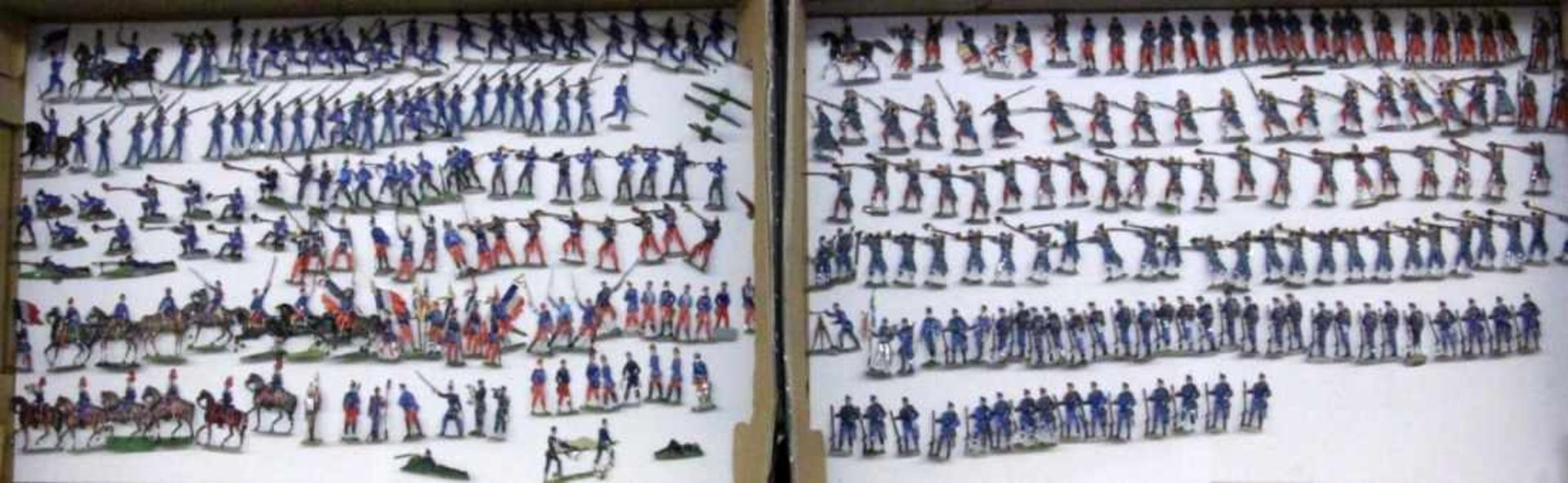 A LOT OF 290 TIN SOLDIERS different armies. Keywords: toys, playthings, pewter figures,