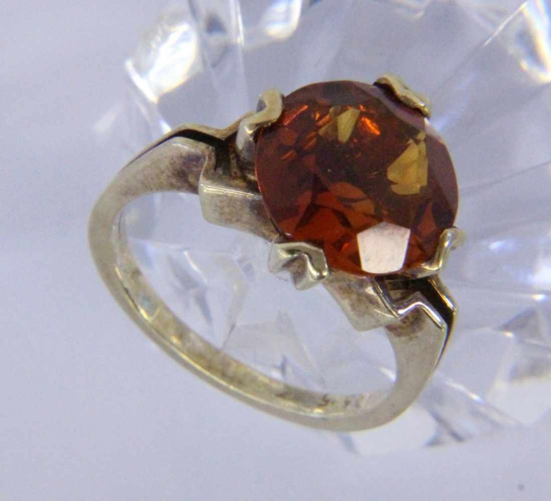 A LADIES RING 585/000 yellow gold with Madeira citrine. Ring size 53, gross weight approx.