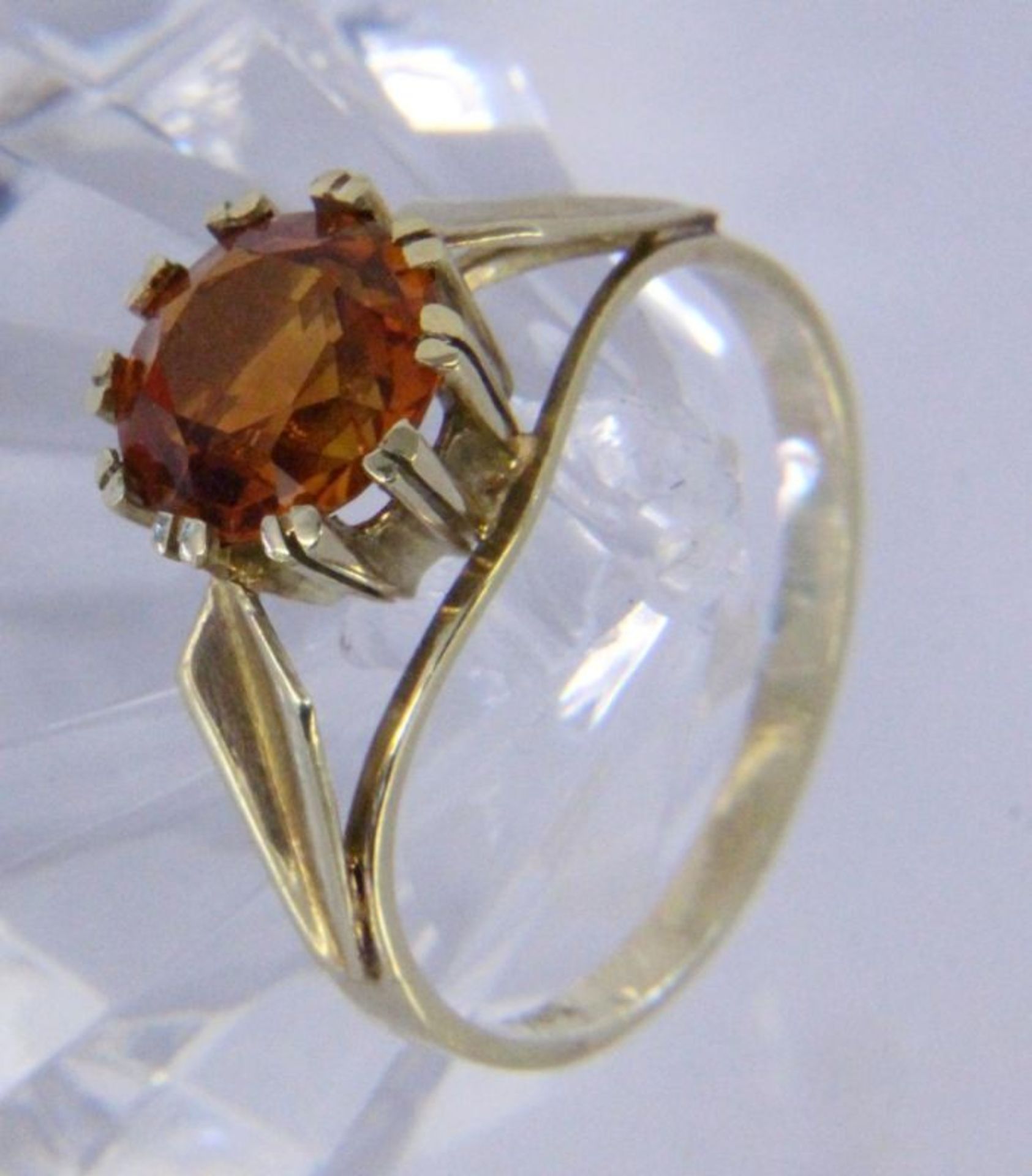 A LADIES RING 585/000 yellow gold with Madeira citrine. Ring size 58, gross weight approx.