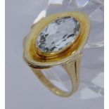 A LADIES RING 585/000 yellow gold with aquamarine. Ring size 58, gross weight approx. 4.2