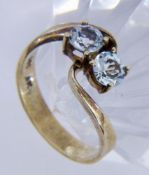 A LADIES RING 585/000 yellow gold with 2 light blue zircons. Ring size 56, gross weight