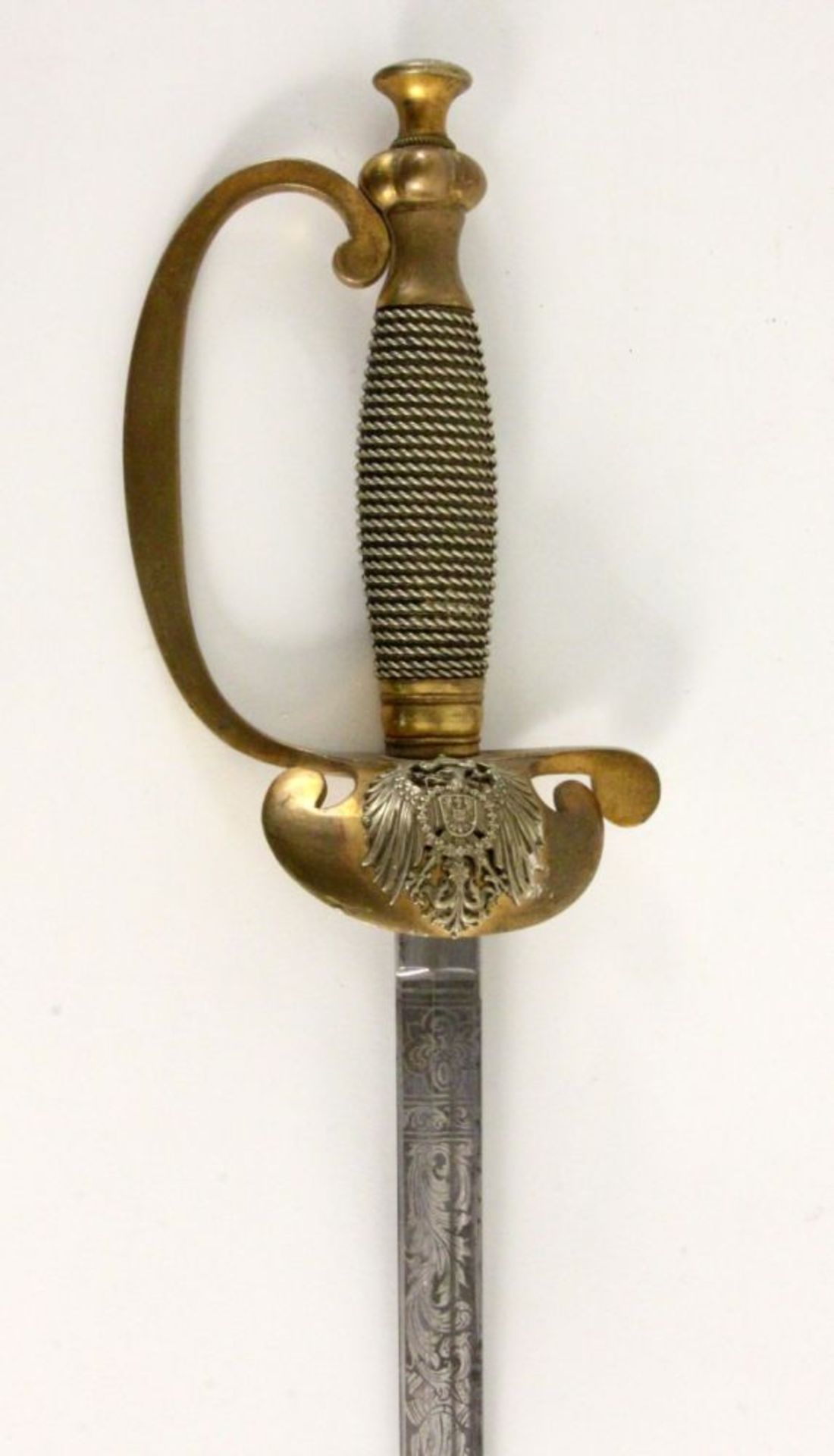 AN INFANTRY OFFICER’S SWORD Prussia, 19th century Leather scabbard with brass fittings. Ornate steel - Bild 3 aus 3