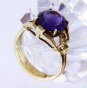 A LADIES RING 585/000 yellow gold with amethyst. Ring size 56, gross weight approx. 5.2
