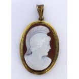 A PENDANT WITH AGATE CAMEO Silver, gold-plated. 45 mm long. Keywords: jewellery,