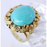 A LADIES RING 585/000 yellow gold with turquoise. Ring size 57, gross weight approx. 8.9