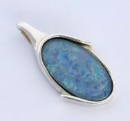 A PENDANT WITH BLACK OPAL TRIPLET Silver. 20 x 40 mm. Keywords: jewellery, accessories,