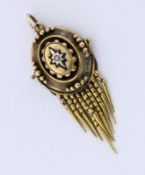 AN ANTIQUE PENDANT, circa 1900 585/000 yellow gold with enamel and small pearls. 35 mm