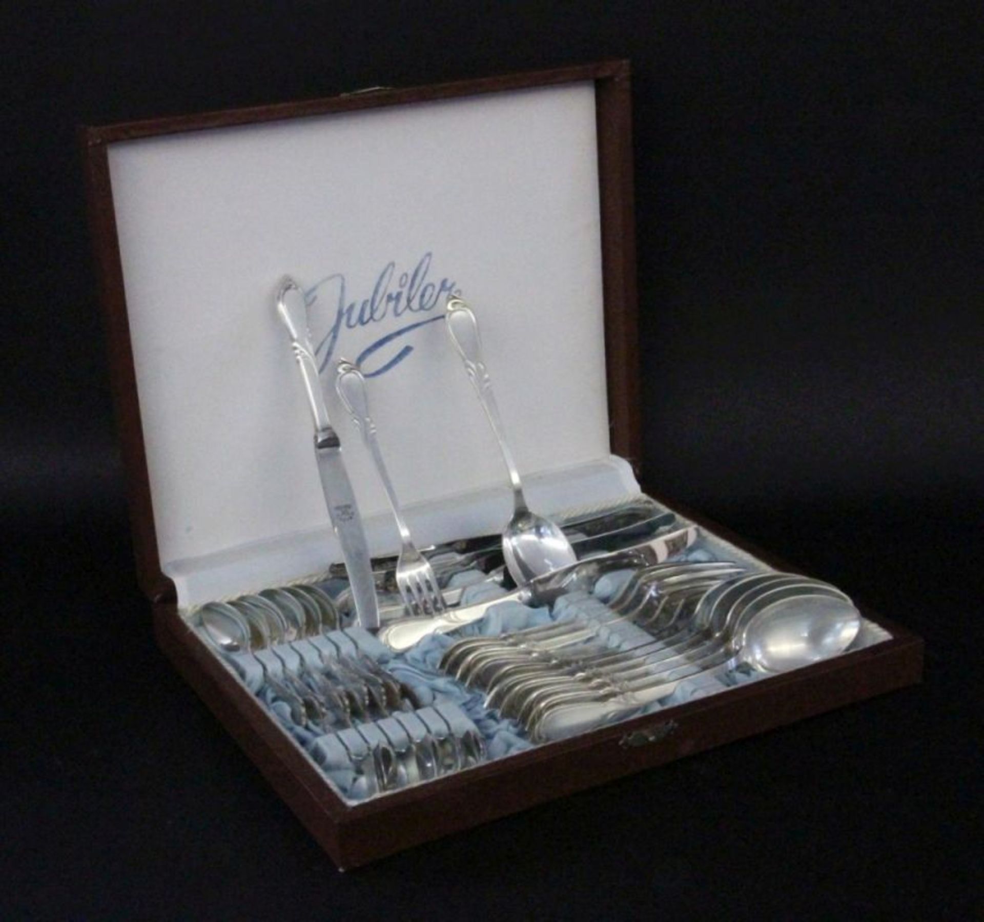A CUTLERY SET Poland, 20th century 800/000 silver. 30 pieces, complete for 6 people in