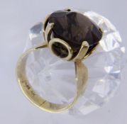 A LADIES RING 585/000 yellow gold with smoky topaz. Ring size 56, gross weight approx. 8.7
