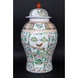 A FAMILLE VERTE LIDDED VASE China, 20th century Porcelain with coloured painting in Cantonstyle.