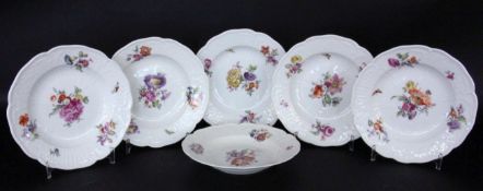 A SET OF 6 SOUP PLATES ''NEUZIERAT'' KPM Berlin, 20th century Fine painting with colourful