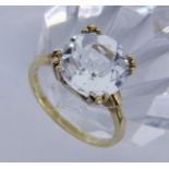 A LADIES RING 585/000 yellow gold with aquamarine. Ring size 55, gross weight approx. 5