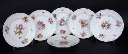 A SET OF 6 DINING PLATES ''NEUZIERAT'' KPM Berlin, 20th century Fine painting with