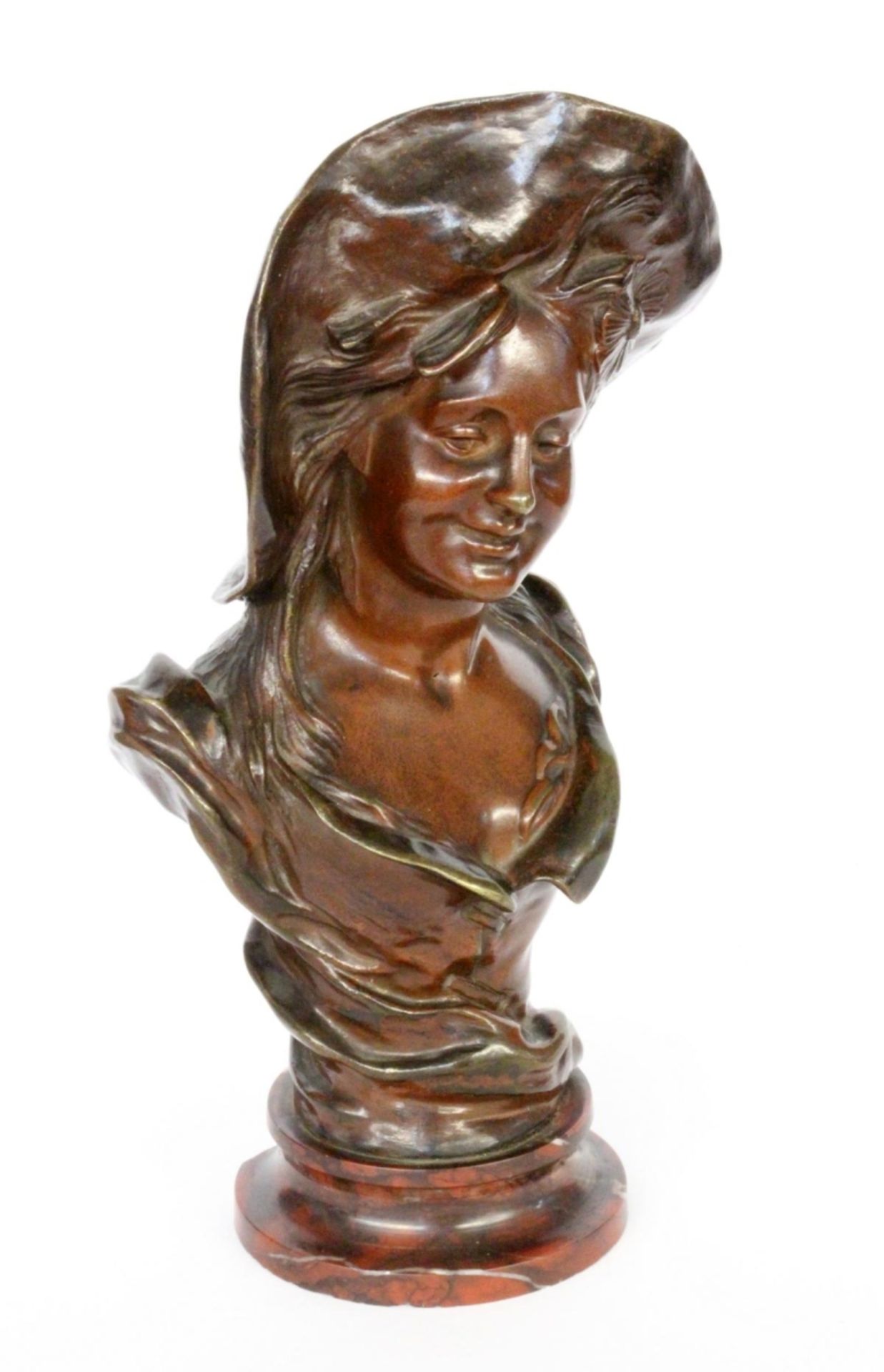 BRUYNEEL, VICTOR LEOPOLD Belgian sculptor 1859 - ? Bust of a young woman with hat.
