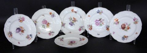 A SET OF 6 DESSERT PLATES ''NEUZIERAT'' KPM Berlin, 20th century Fine painting with