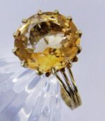 A LADIES RING 585/000 yellow gold with citrine. Ring size 56, gross weight approx. 5.7