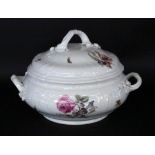 A LARGE TUREEN WITH COVER ''NEUZIERAT'' KPM Berlin, 20th century Fine painting with